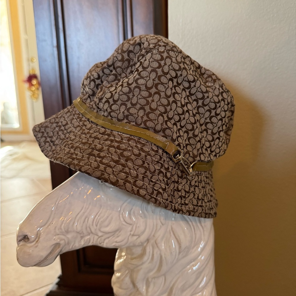 Coach Signature CC Vintage Bucket Hat